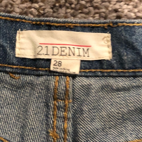 NWOT 21 denim SIZE 28 JEANS SHORTS - Picture 2 of 3